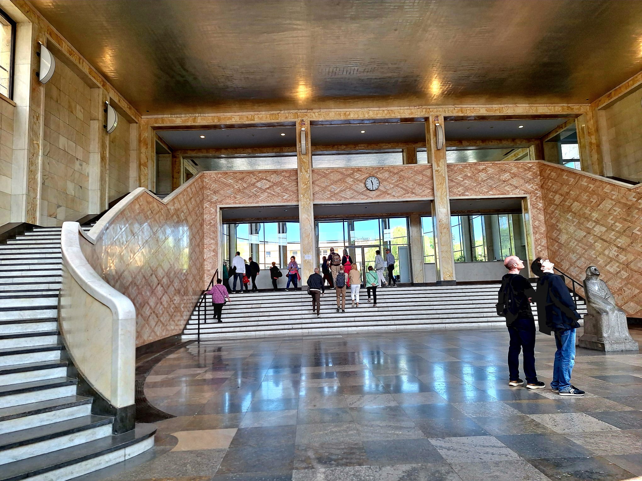 20260509 Westend Fuhrung8 IG Farben Gebaude innen WhatsApp